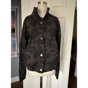 NWT Ladies Supplies by UB brand lighter weight camo jacket Medium